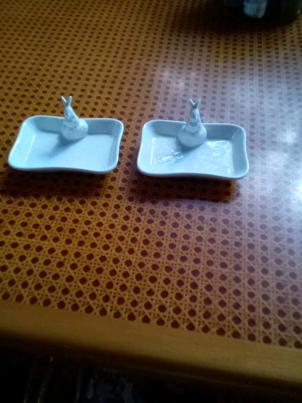 2 White Ceramic Soap Dish Bunny Rabbit Abbott CUTE! Pre-owned
